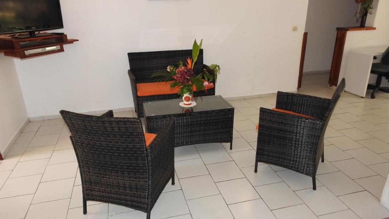 Villa Nanou , Villa De Plein Pied Avec Joli Jardin Bouillante Dış mekan fotoğraf